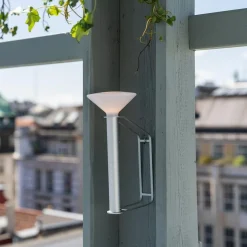 Piton Portable Lamp