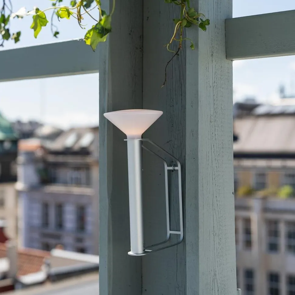 Piton Portable Lamp