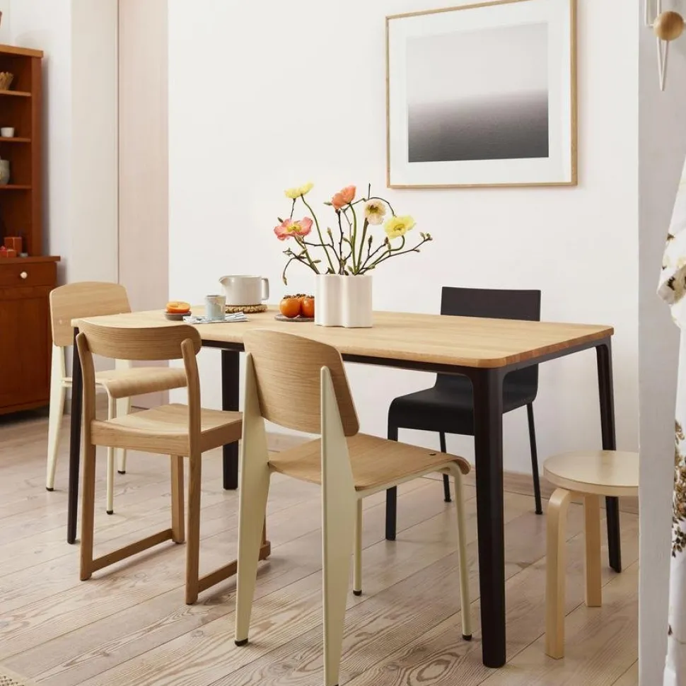 Plate Dining Table