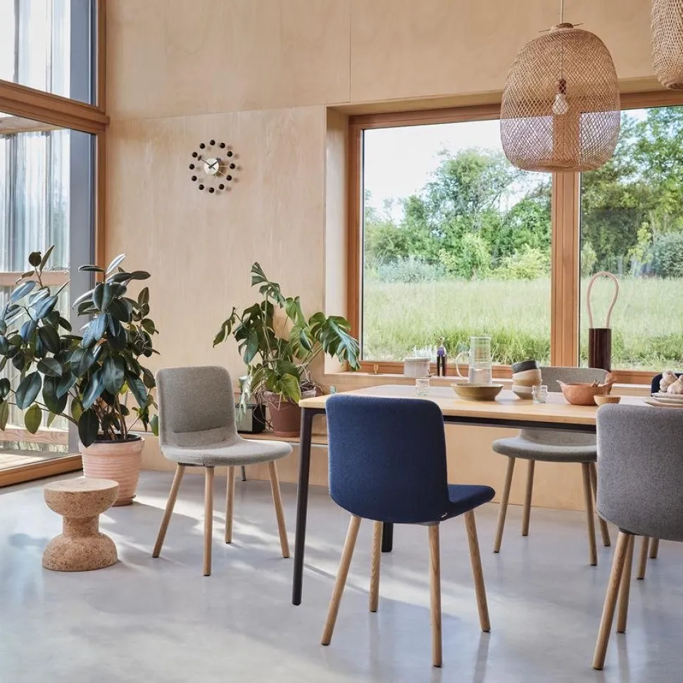 Plate Dining Table
