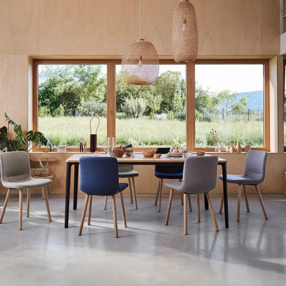 Plate Dining Table