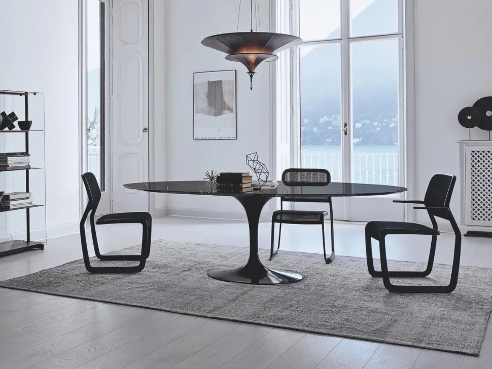 Saarinen Esstisch oval