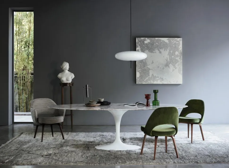 Saarinen Esstisch oval