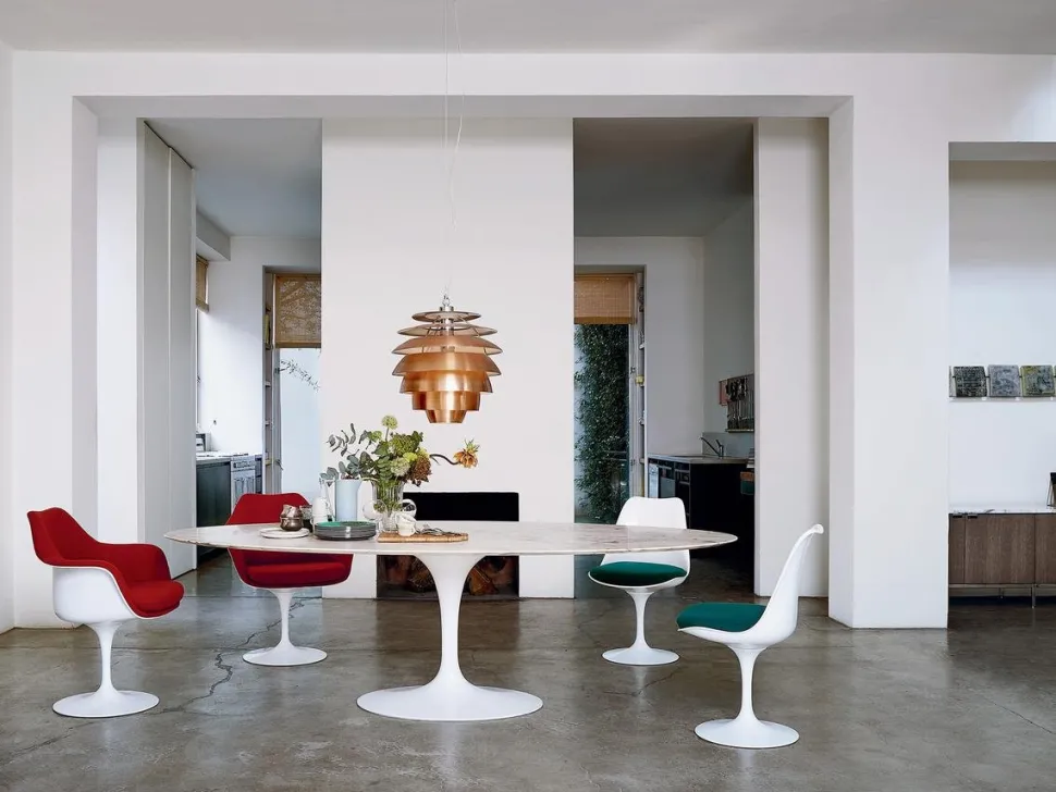 Saarinen Esstisch oval