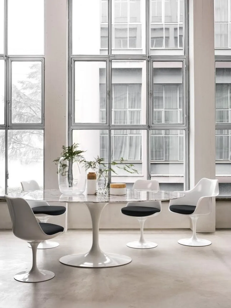 Saarinen Esstisch rund