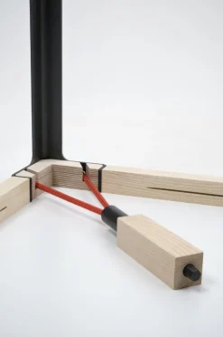 Seiltänzer Tisch