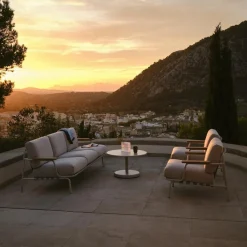 Settle Outdoor Lounge Chair