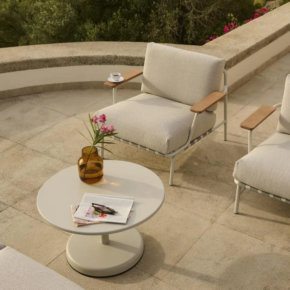Settle Outdoor Lounge Chair