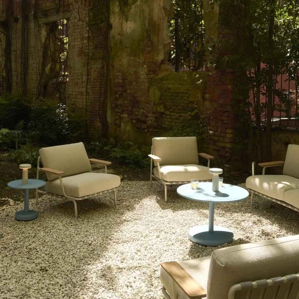 Settle Outdoor Lounge Chair