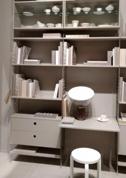 String System Hängeschrank mit Vitrinenschiebetüren