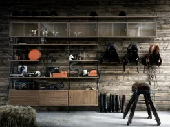 String System Hängeschrank mit Vitrinenschiebetüren