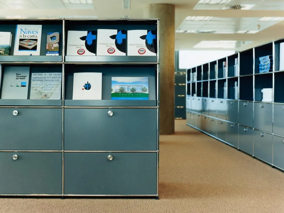 USM Haller Highboard M mit Schrägtablar