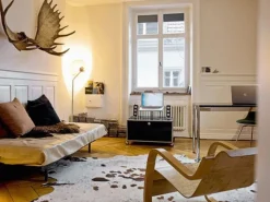 USM Haller TV-Lowboard auf Rollen