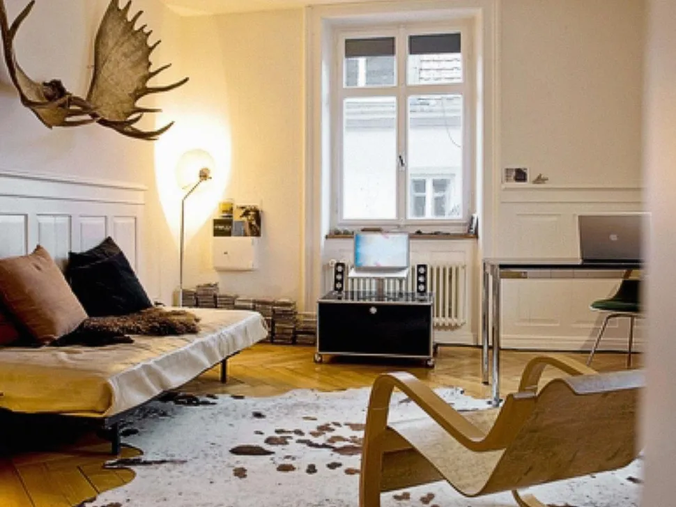 USM Haller TV-Lowboard auf Rollen