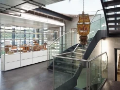 USM Haller Vitrinenschrank