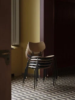 VLA26 Vega Chair